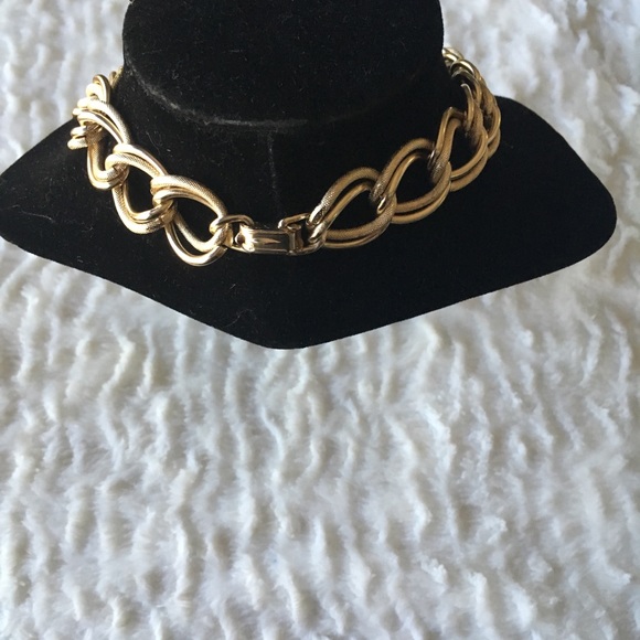 Vintage Signed Napier Necklace Gold. - Picture 7 of 8